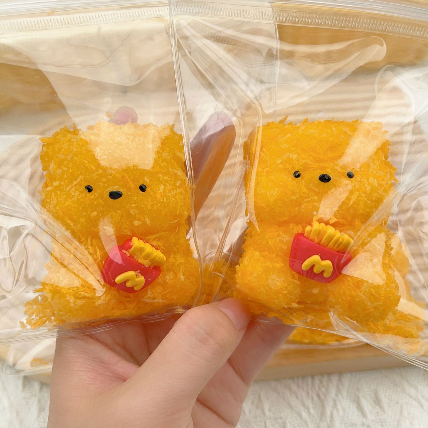 Fried butter bear pinch TPR material pinch DIY love star pinch happy slow rebound decompression toy