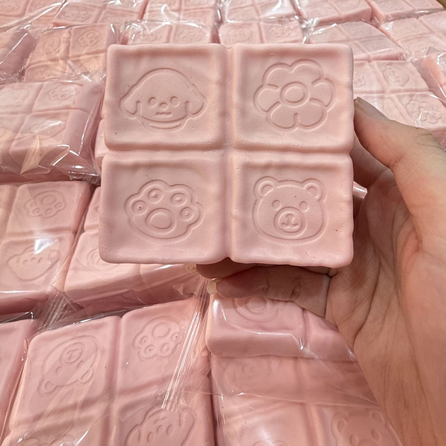 Cross-border Xiaohongshu bestseller: ultra-soft four-compartment milk block, slow rebound for stress relief, wet, soft, muddy skin, and weakness release toy