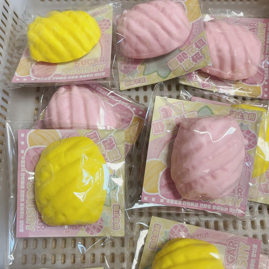 Wet and soft feel, soft and slow, simulated PU pineapple slow rebound suction finger decompression model prop gift one-piece dropshipping