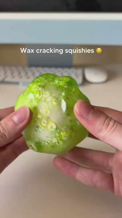 Crispy Apple Cracking Ball Toy